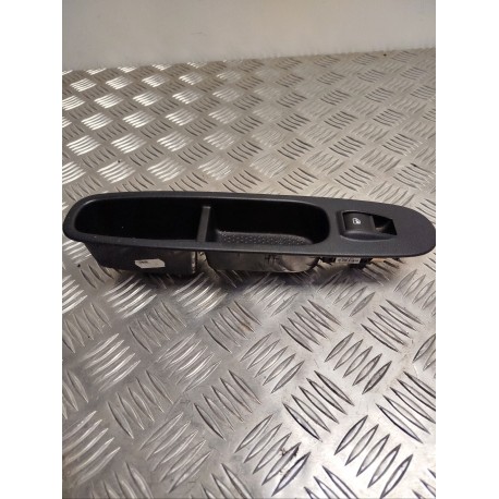 COMMANDE LEVE-GLACE PORTE AVD FIAT PUNTO 3 1.3 JTD - 16V TURBO MULTIJET 2015