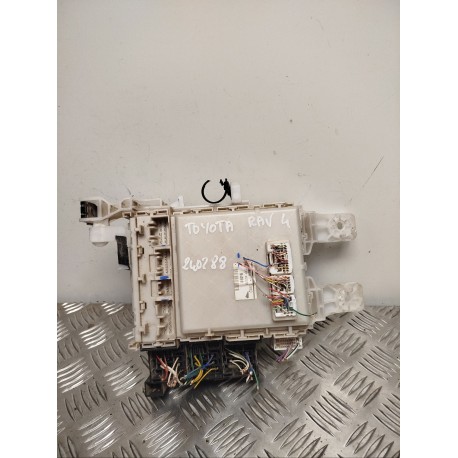 BOITE A FUSIBLES TOYOTA RAV4 2.2 D4D - 16V TURBO 2008