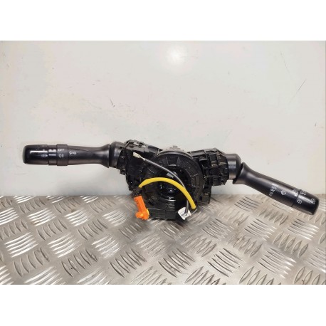BLOC DE COMMANDE SUR COLONNE DIRECTION TOYOTA AYGO 1 PHASE 2 1.4 D4D - 8V TURBO 2009