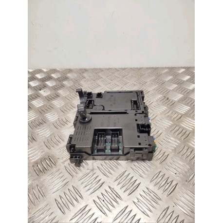 BOITIER FUSIBLE PEUGEOT 206 1.4I - 8V 2000