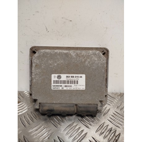 CALCULATEUR MOTEUR VOLKSWAGEN GOLF 4