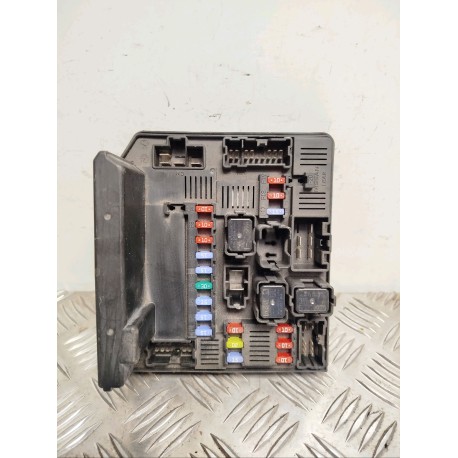 BOITIER FUSIBLE NISSAN QASHQAI
