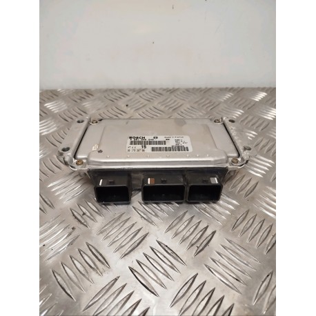 CALCULATEUR MOTEUR PEUGEOT 106